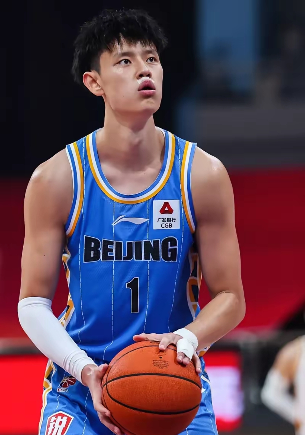 今晚那不勒斯调整名单以备CBA季后赛；手感冰凉环节打磨；压力陡增；赛季目标并未改变的简单介绍